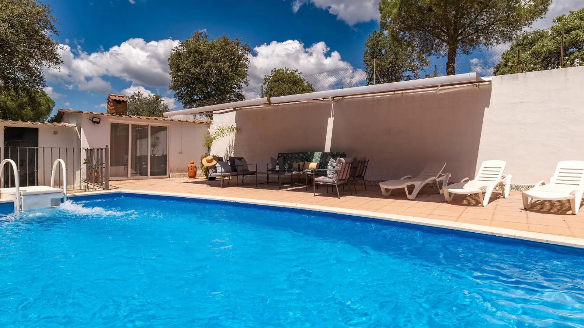 Feriehus Nice Home In Cordoba With Private Swimming Pool, Can Be Inside Or Outside
