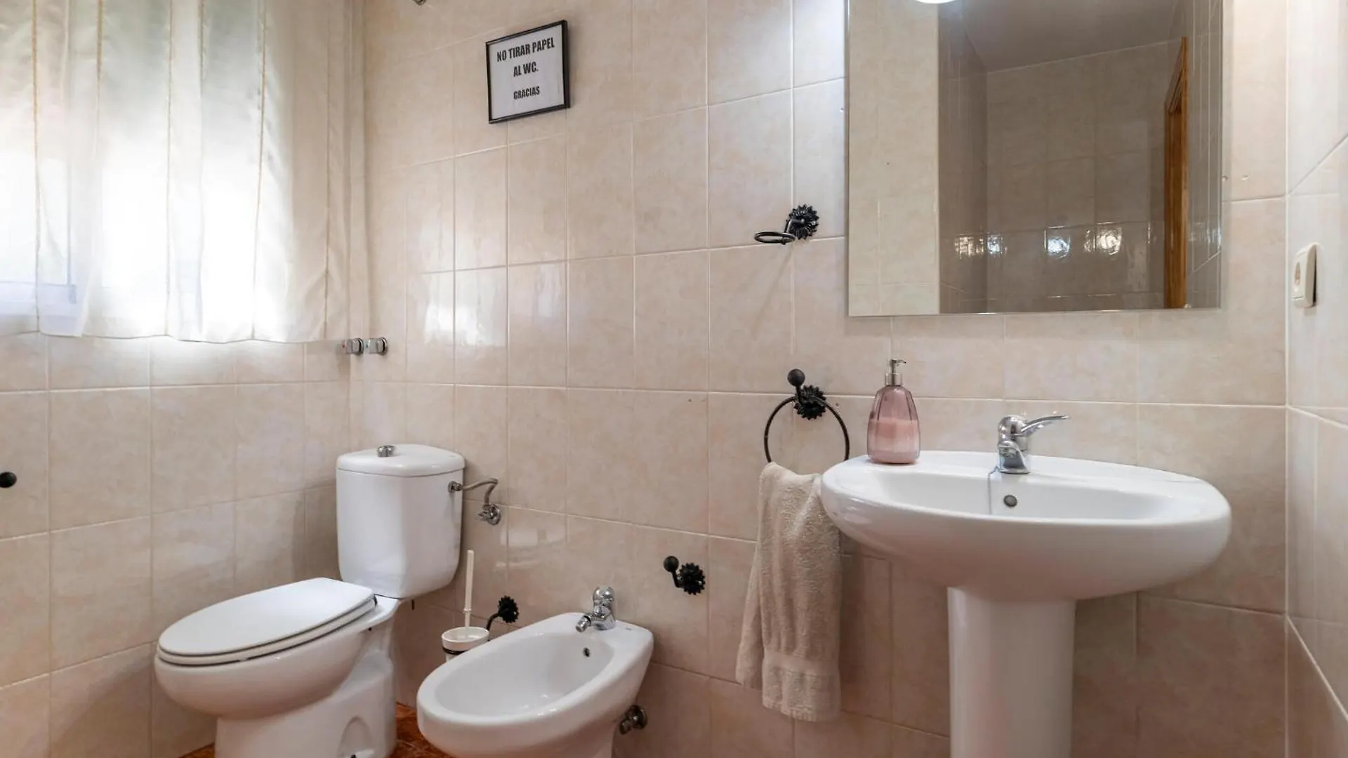 Nice Home In Cordoba With Private Swimming Pool, Can Be Inside Or Outside Feriehus